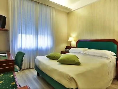 ***  Hotel Astoria Sure Hotel Collection By Best Western Milánó Olaszország